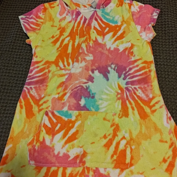 Place Multicolor Tie-Dye Garment - Picture 2 of 7